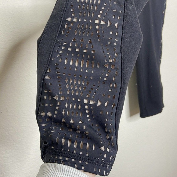 Alo Patina Black Laser Cut Cropped Leggings Sz XS - Picture 4 of 9